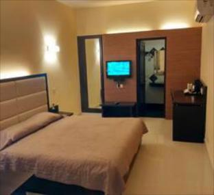 Status Club Resort