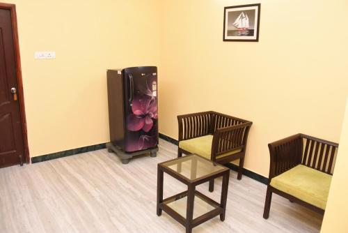 Aishwaryam Deshna Service Apartment