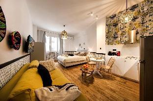 Designer renovated apt- downtown Athens by VillaRentalsgr galeri fotoğrafı