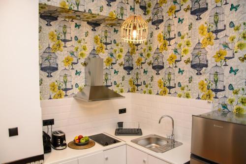 Designer renovated apt- downtown Athens by VillaRentalsgr galeri fotoğrafı