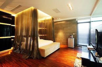 Gold Sandy Beach Hotel