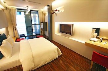 Gold Sandy Beach Hotel