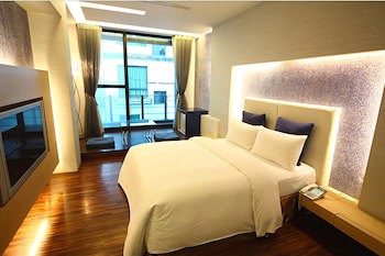 Gold Sandy Beach Hotel