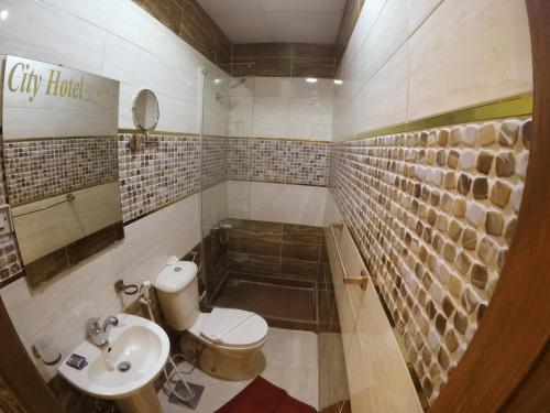 City Hotel