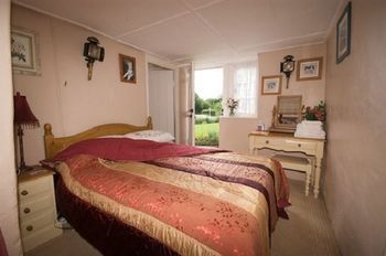 Kates Farm Bed And Breakfast