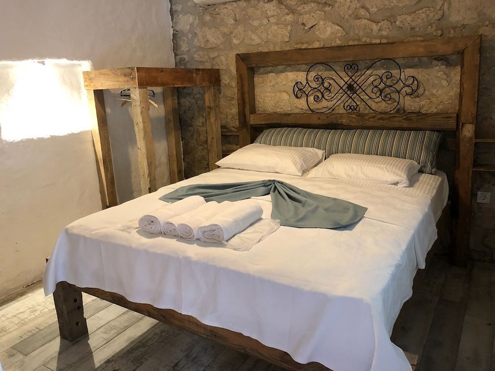 Livan Hotel Deluxe