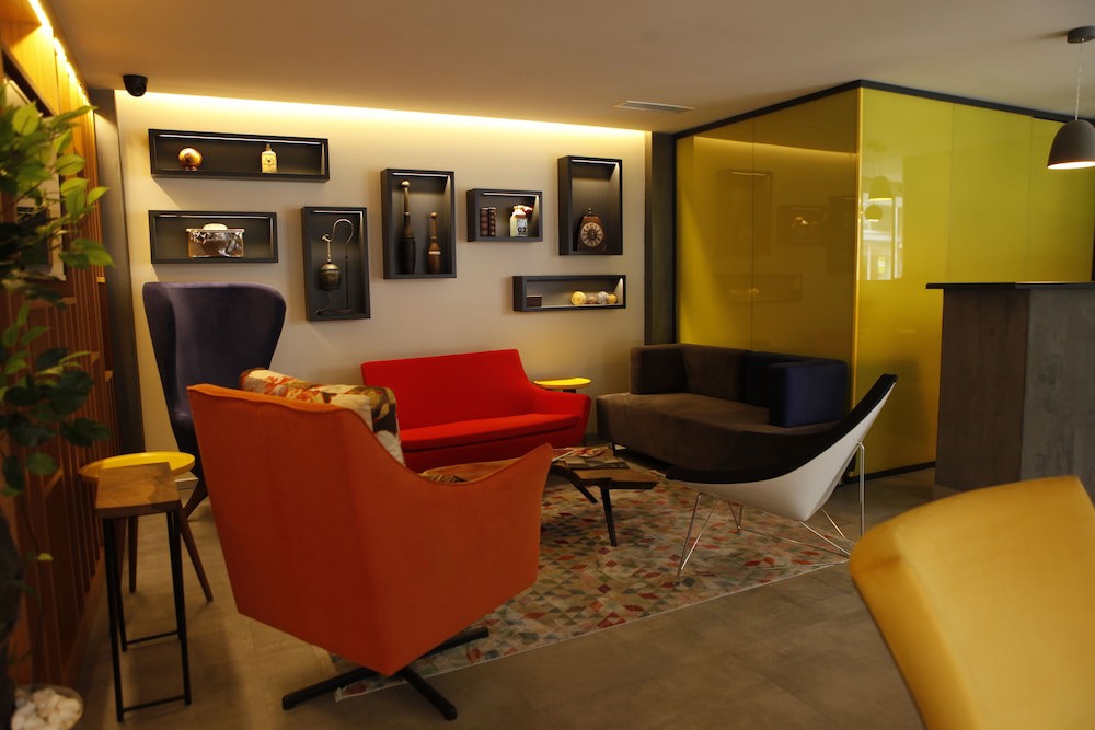 listing card gallery