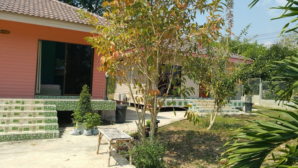 Baanpoonana