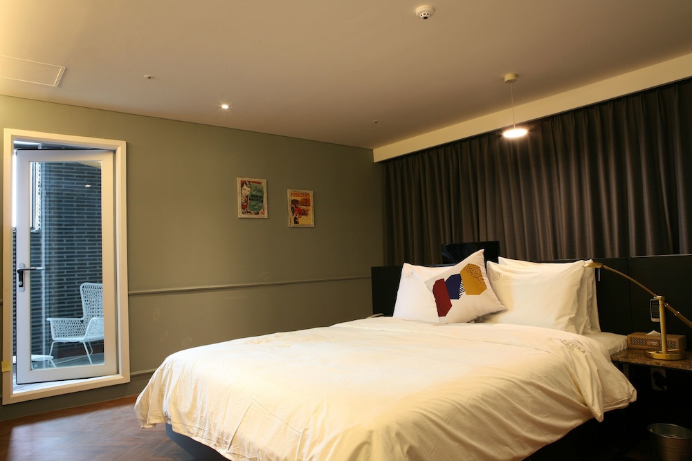 Pandora Hotel