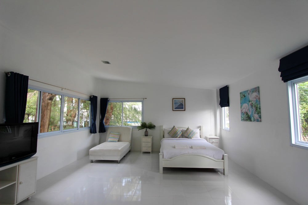 Issara Beach Resort