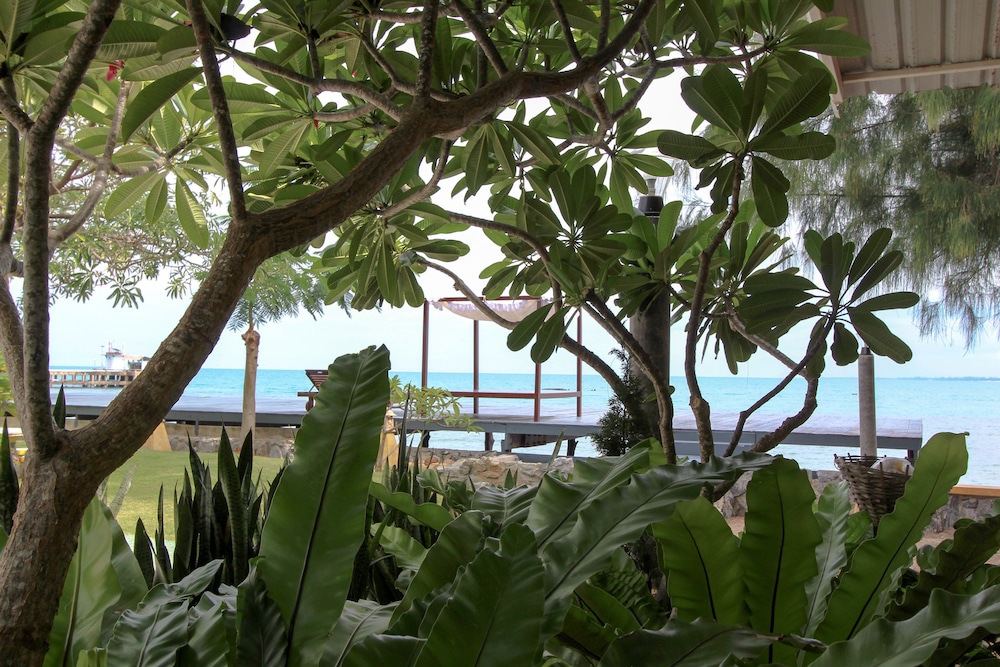 Issara Beach Resort