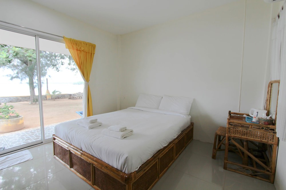 Issara Beach Resort