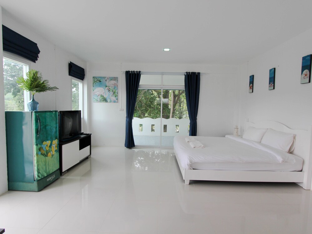 Issara Beach Resort