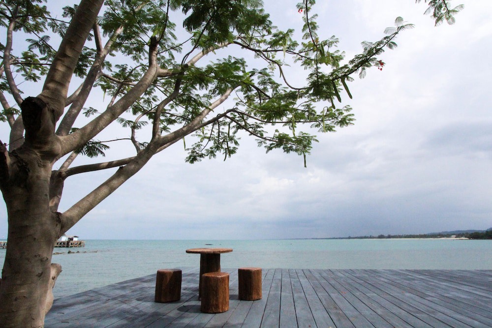Issara Beach Resort