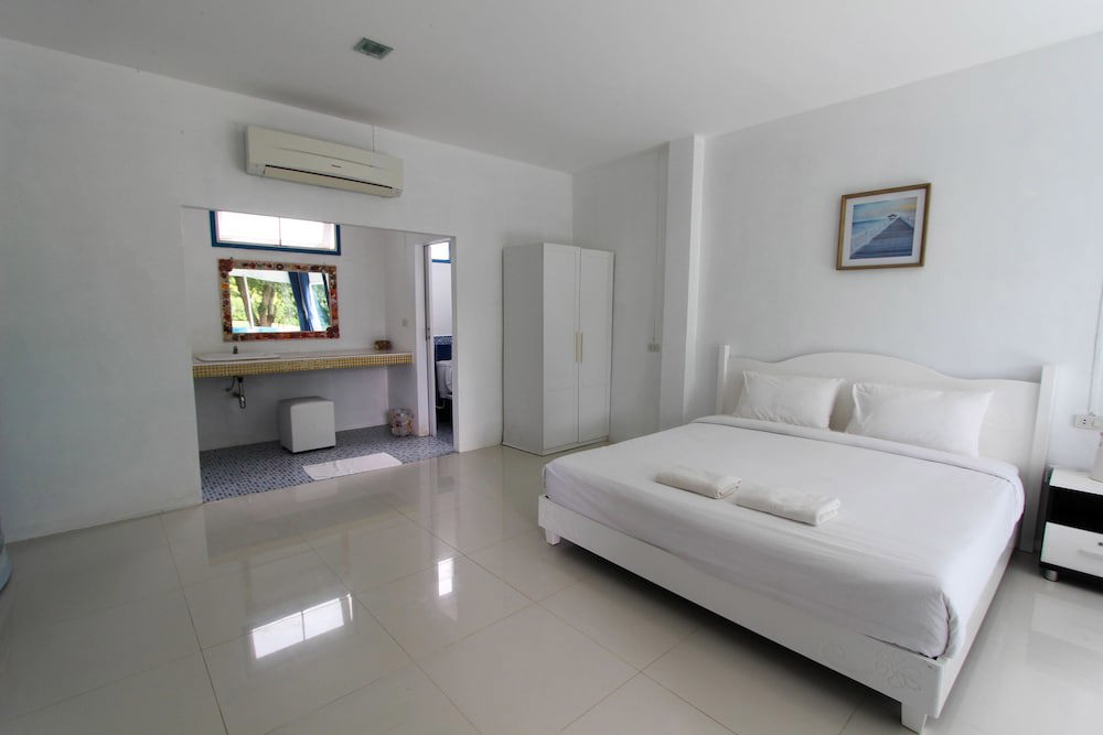 Issara Beach Resort