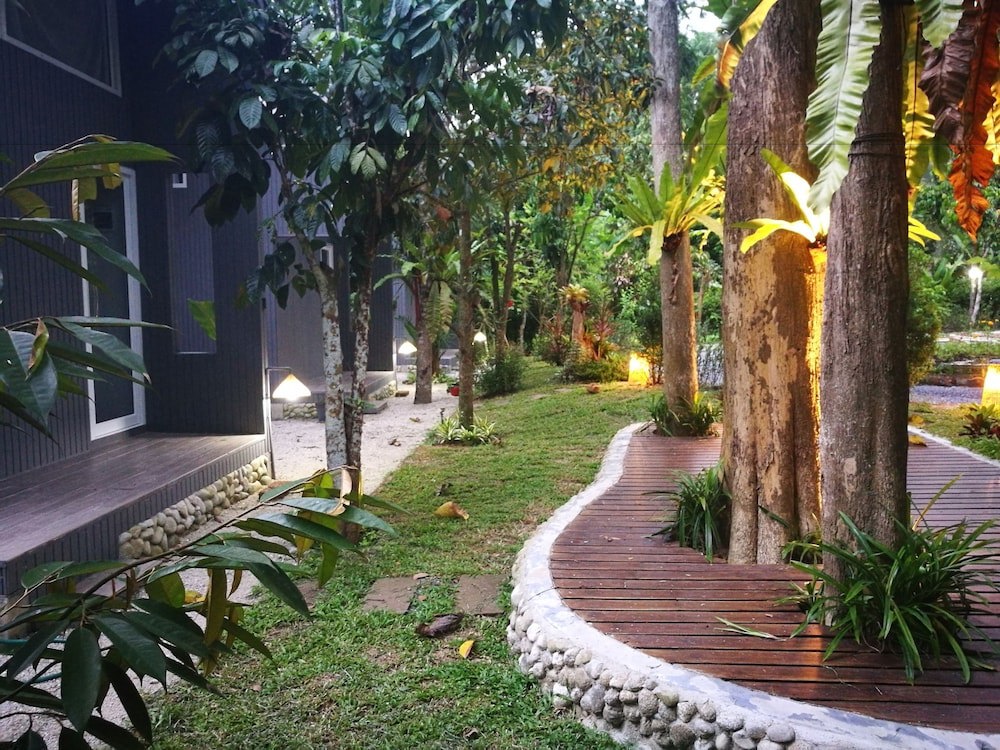 Baan Rom Lom Yen