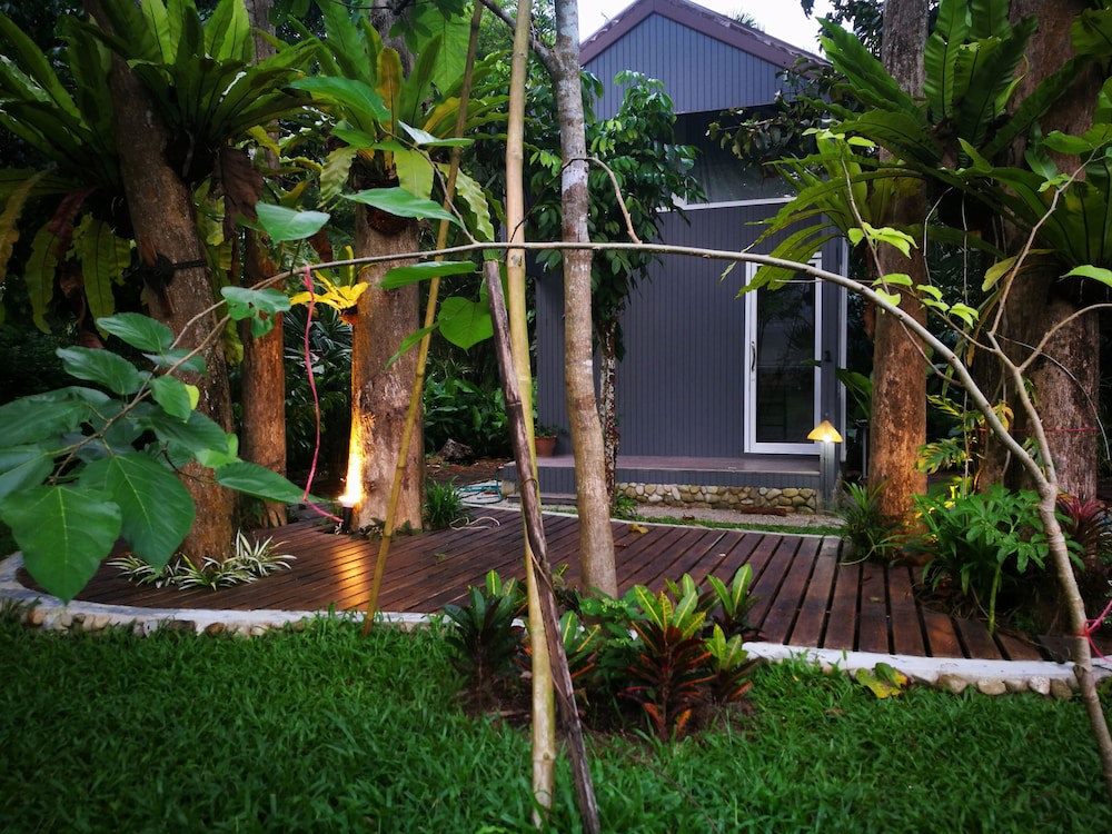 Baan Rom Lom Yen