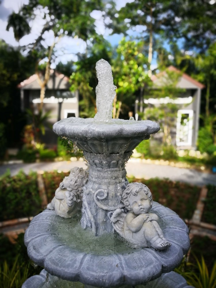 Baan Rom Lom Yen