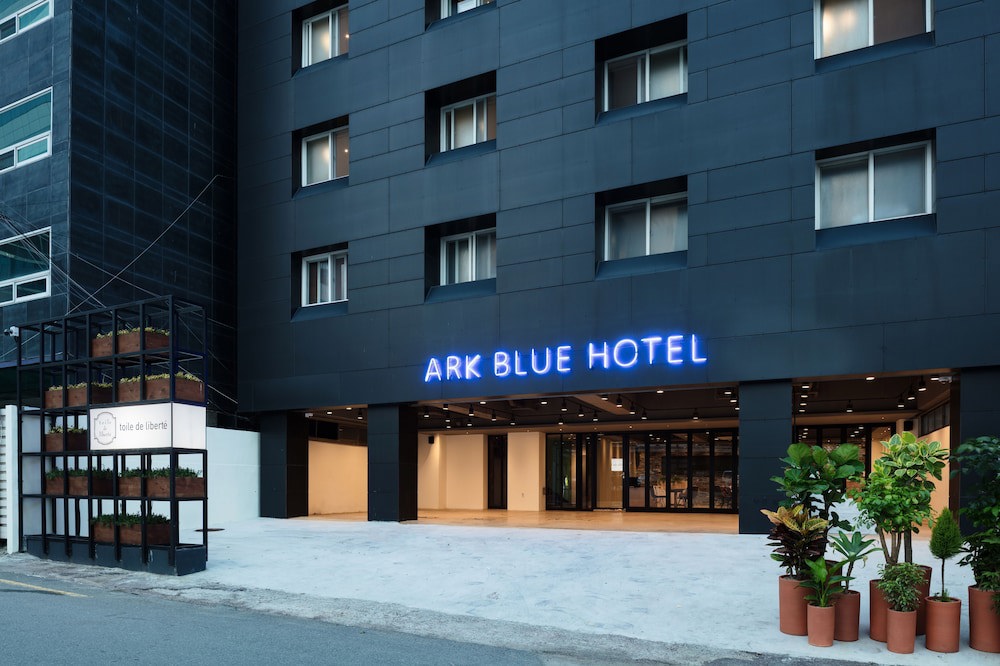 Ark Blue Hotel