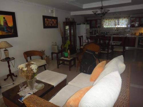 Room In Guest Room - Green Sea Inn San Luis