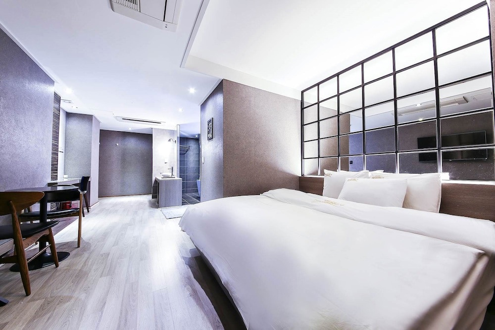 Bundang Regency Hotel