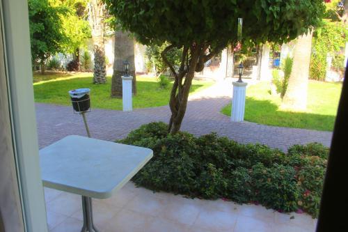 Pine Bay Boutique Hotel & Cakistes Restaurant
