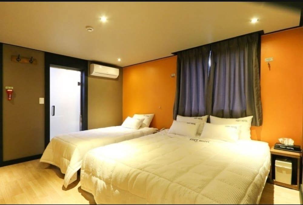 Foxy Hotel