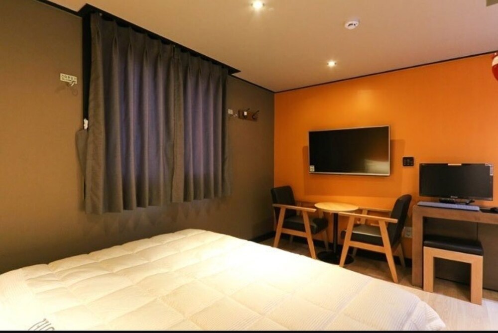 Foxy Hotel