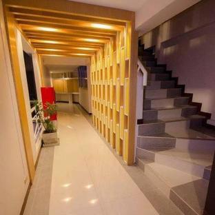 Charoenchit House