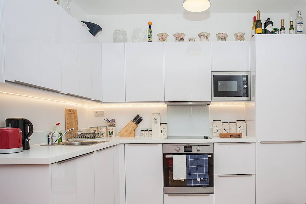 Fantastic Modern 2 Bedroom Flat In Lambeth