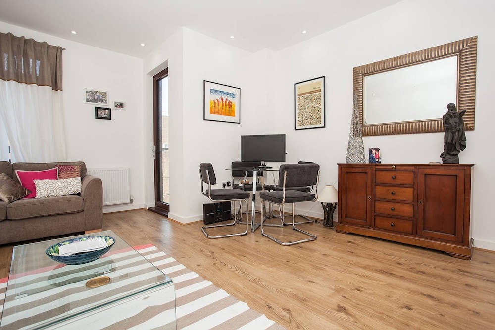 Fantastic Modern 2 Bedroom Flat In Lambeth