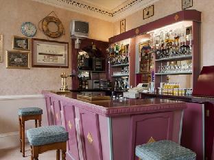 Waverley Hotel