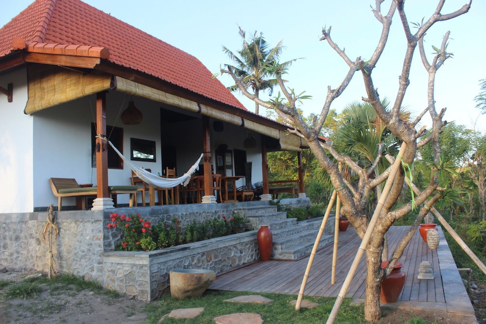 Frangipani Inn & Restaurant