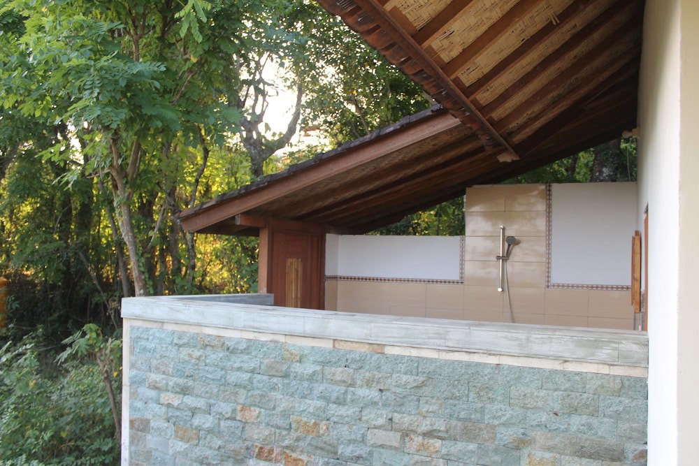 Frangipani Inn & Restaurant