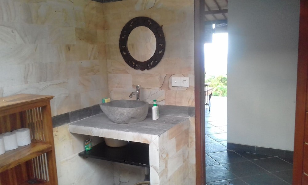 Frangipani Inn & Restaurant