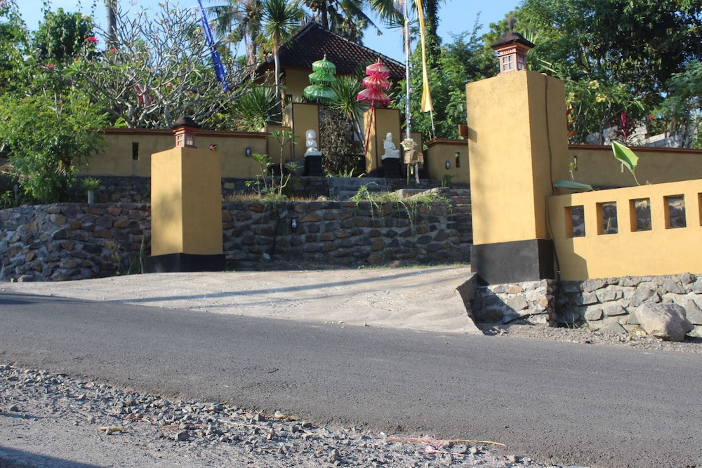 Frangipani Inn & Restaurant