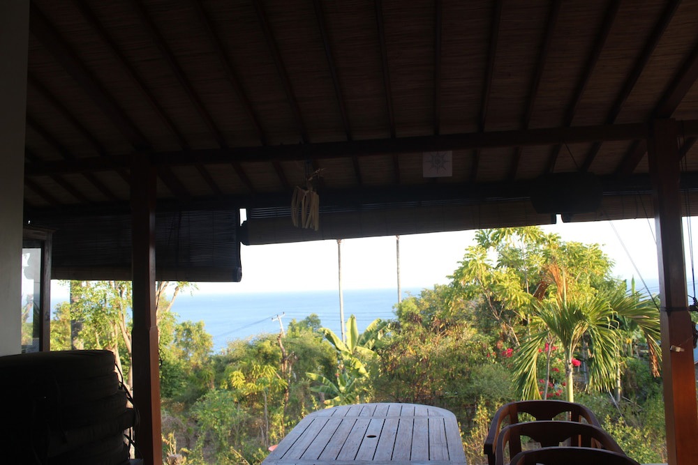 Frangipani Inn & Restaurant