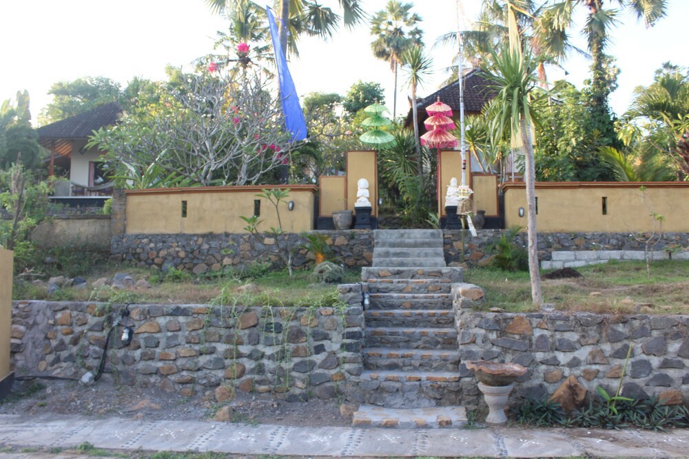 Frangipani Inn & Restaurant