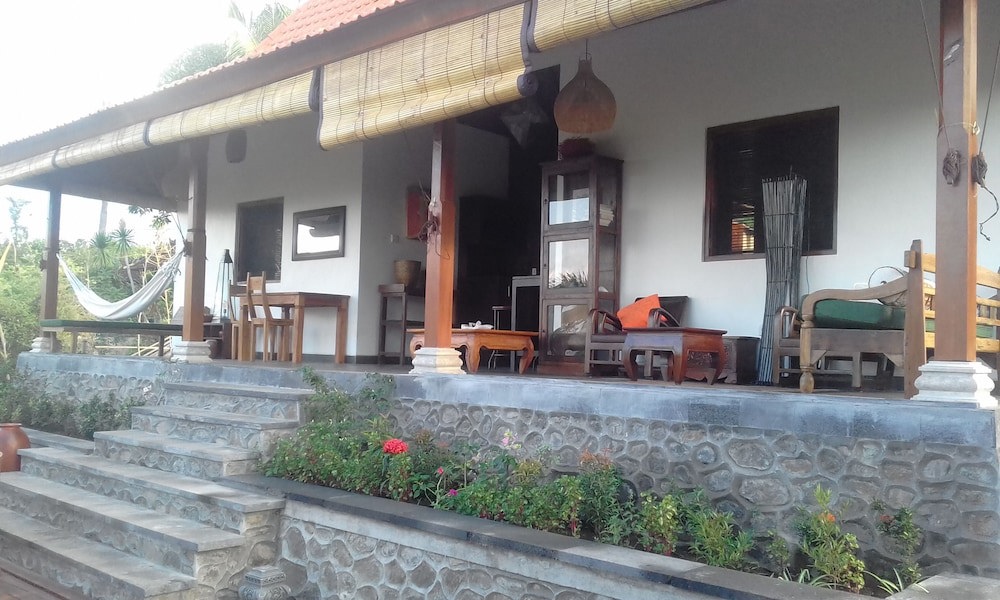 Frangipani Inn & Restaurant