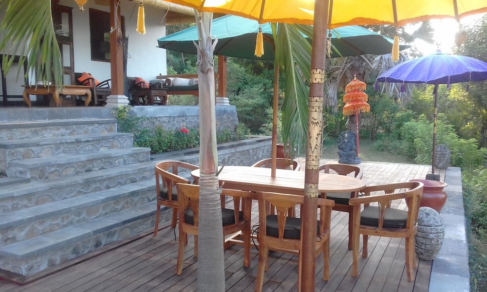 Frangipani Inn & Restaurant