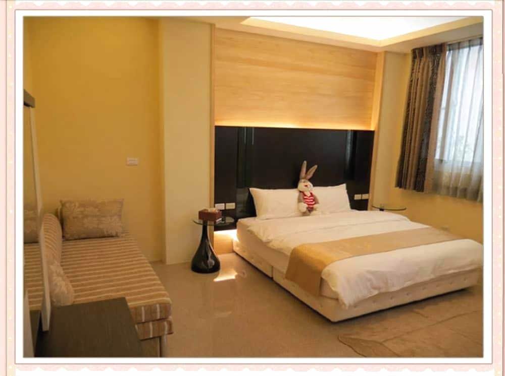 Fifi House