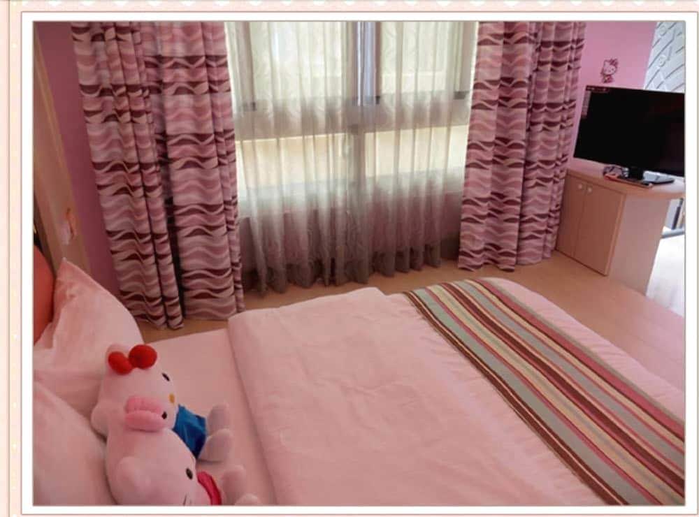 Fifi House