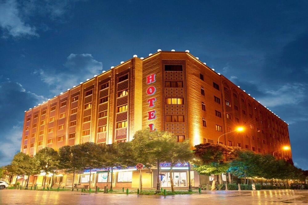 Ferdowsi Grand Hotel