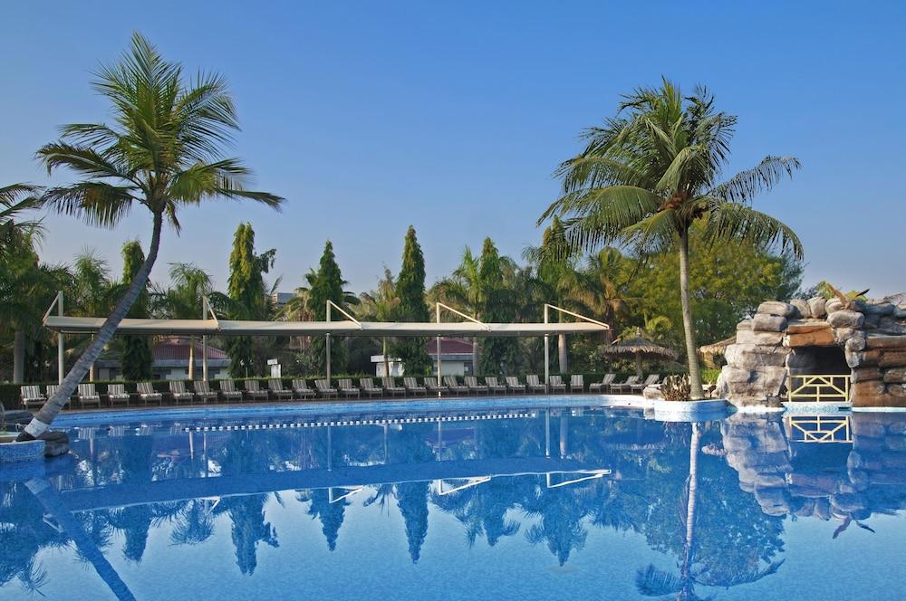 Al Nahda Resort & Spa