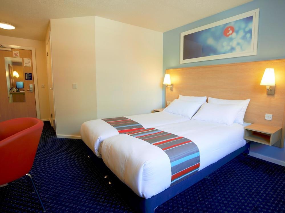 Go2 Dundee Camperdown Hotel
