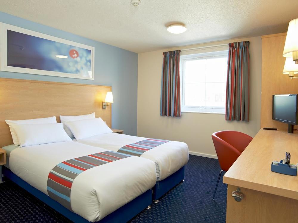 Go2 Dundee Camperdown Hotel