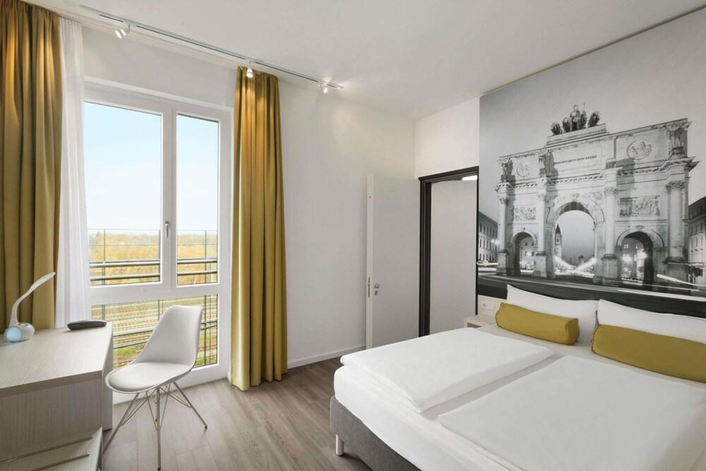 Super 8 by Wyndham Munich City West fotoğrafı