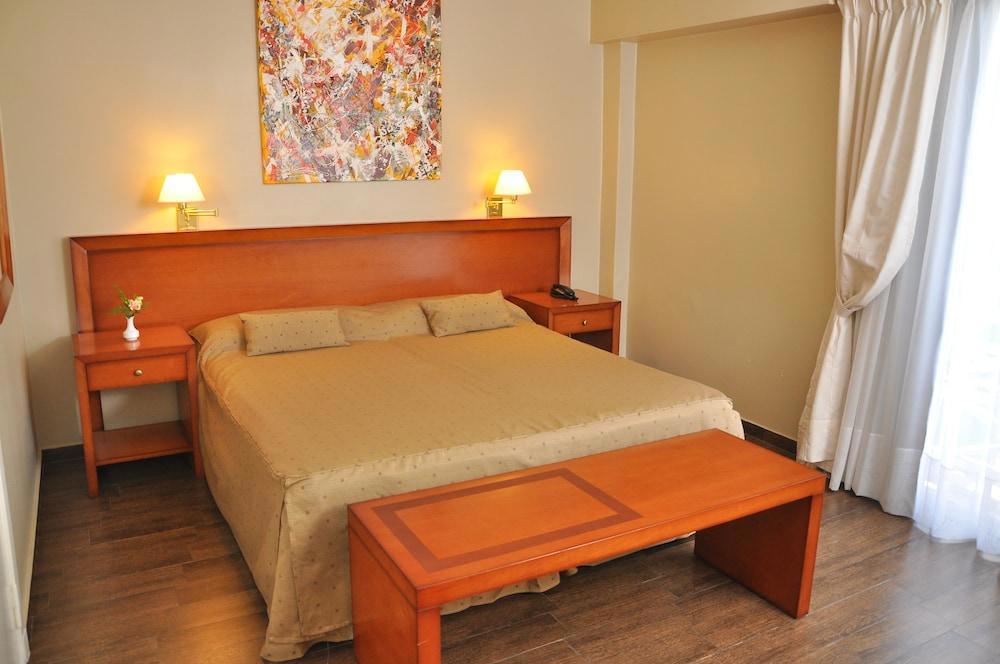 Riviera Hotel