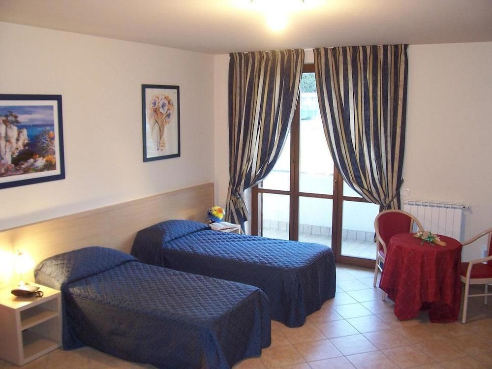 Hotel Ristorante Tre Leoni galeri fotoğrafı
