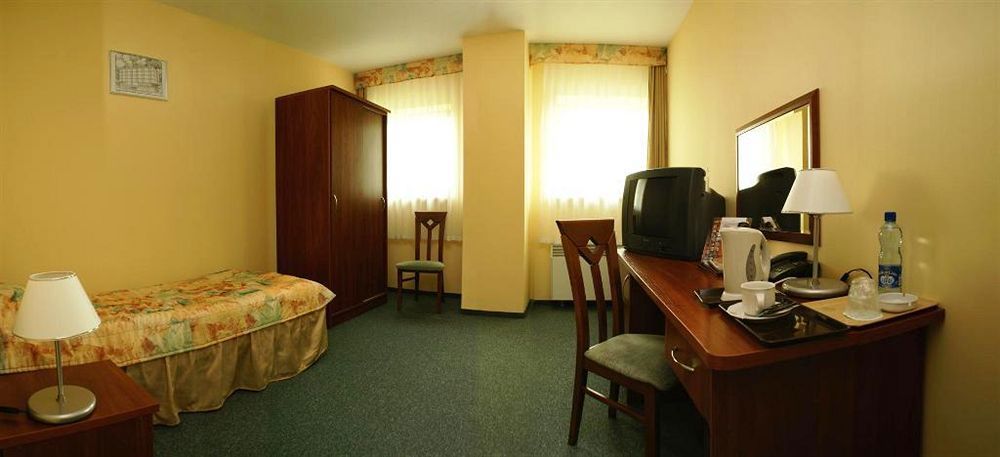 Sangate Hotel Airport